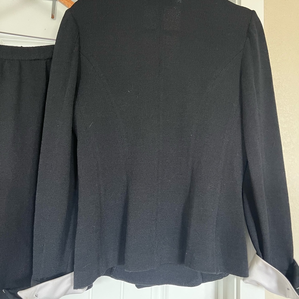 St. John Black Double-Breasted knit evening jacket with skirt - Picture 7 of 16
